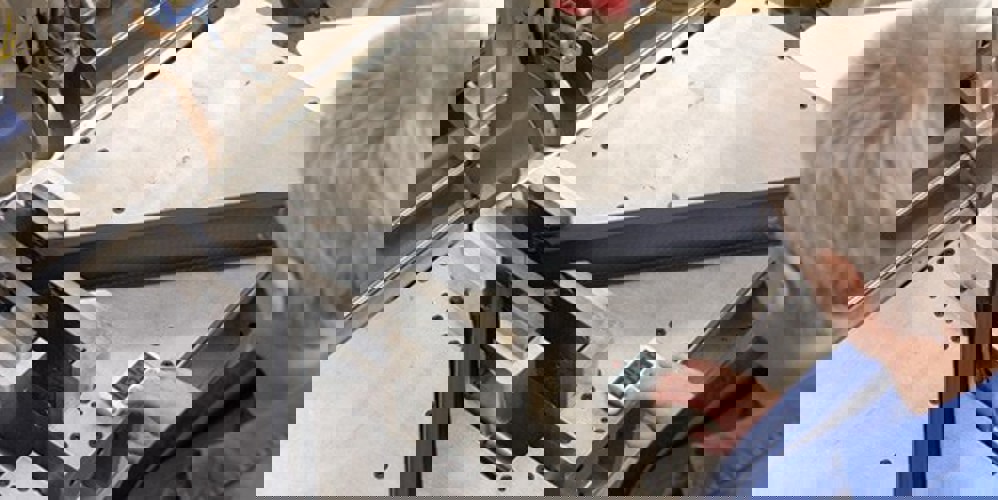 Back door welding machine for trucks and trailers